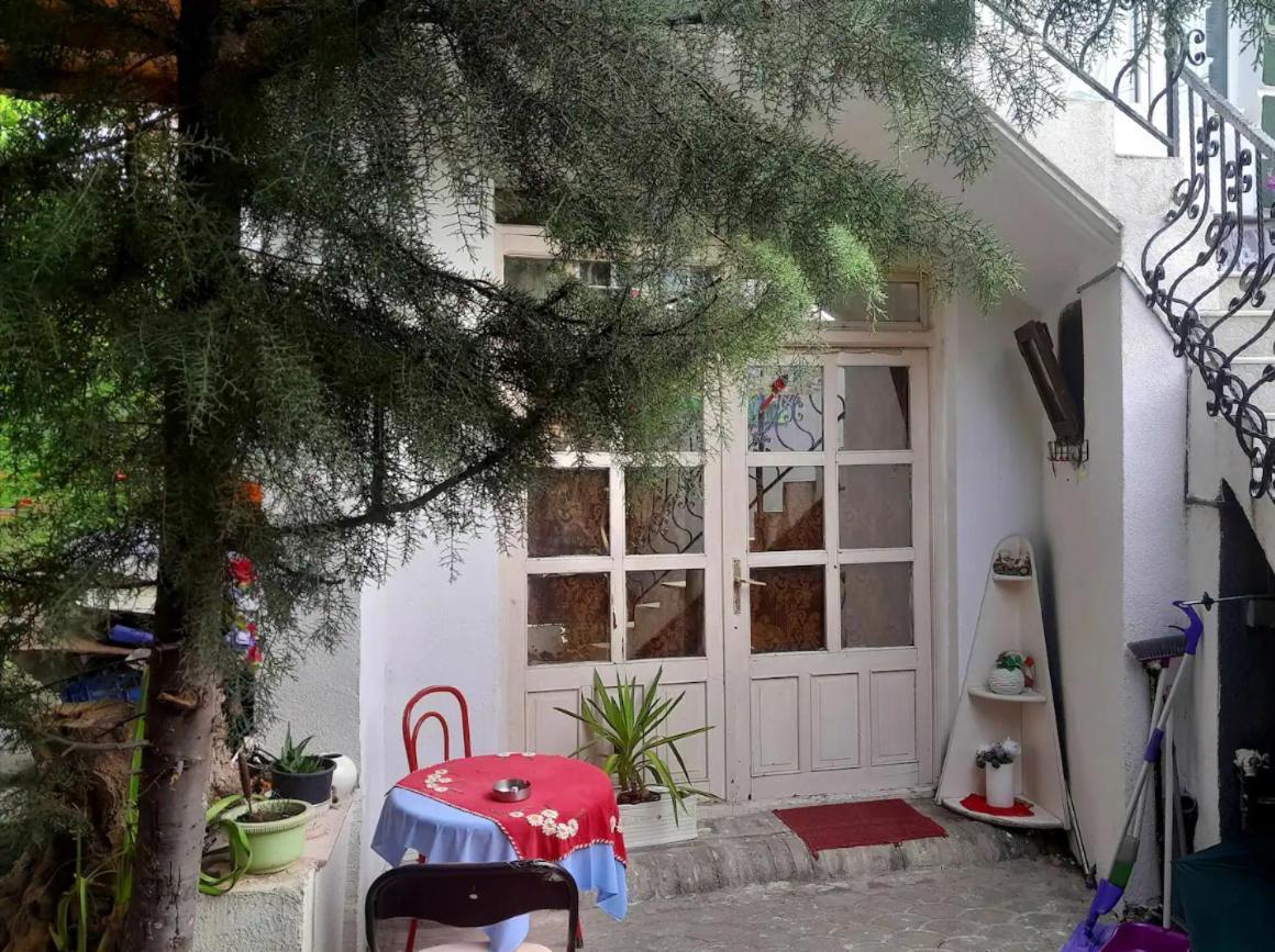 Bed and Breakfast Adem'S Cozy Terrace Retreat Skopje Esterno foto
