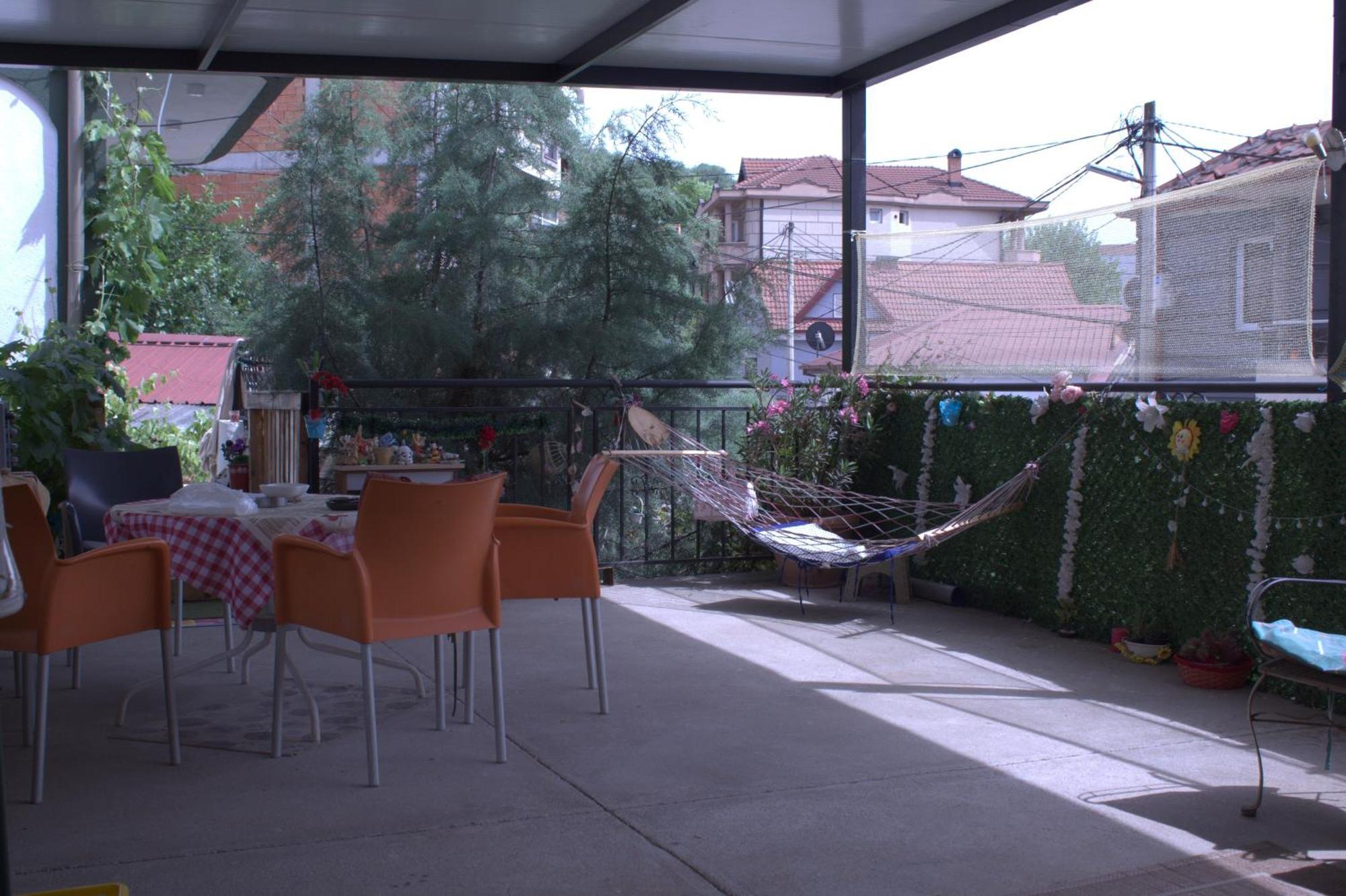 Bed and Breakfast Adem'S Cozy Terrace Retreat Skopje Esterno foto